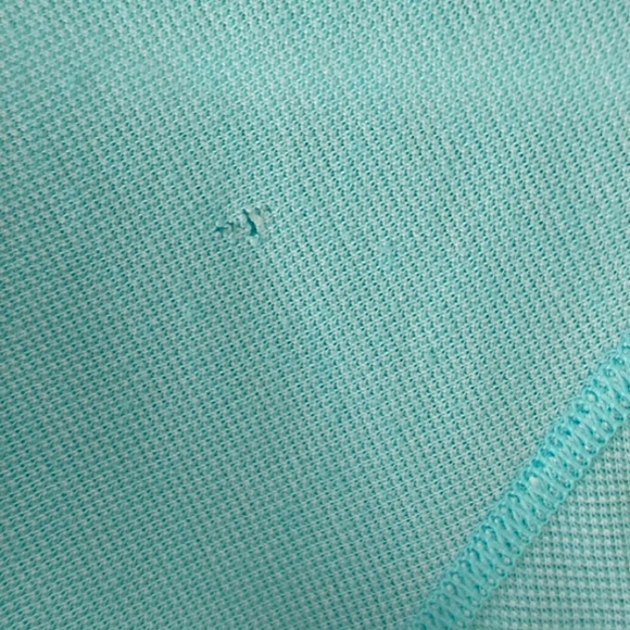 FREE Patagonia top with purchase - Picture 2 of 5